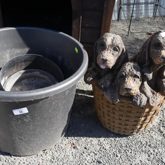 3 dogs garden ornament and planters