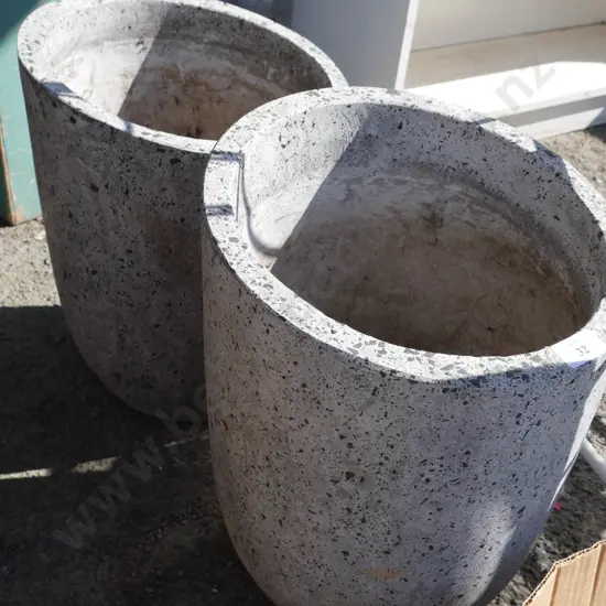 Garden pots