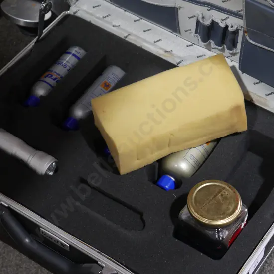 Briefcase with cleaning products