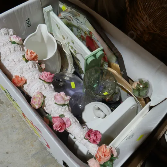 Box of china sundries
