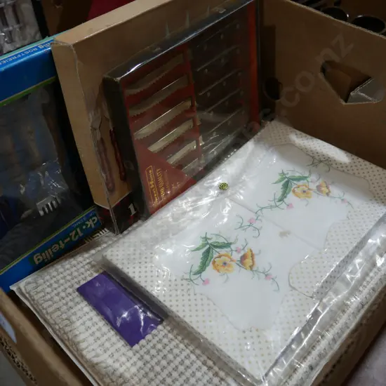 Cutlery , table mats