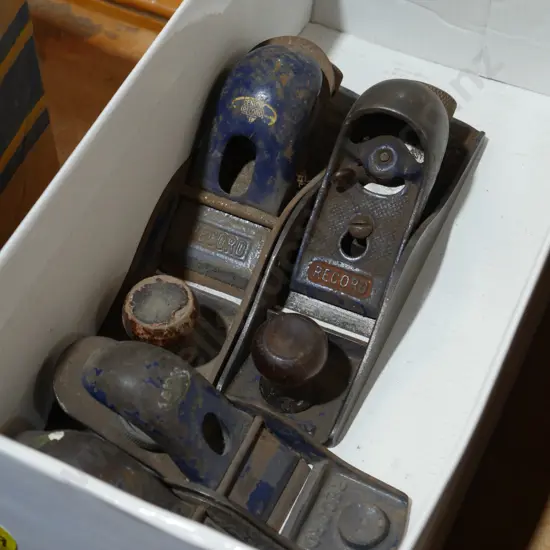 4 small Record planes