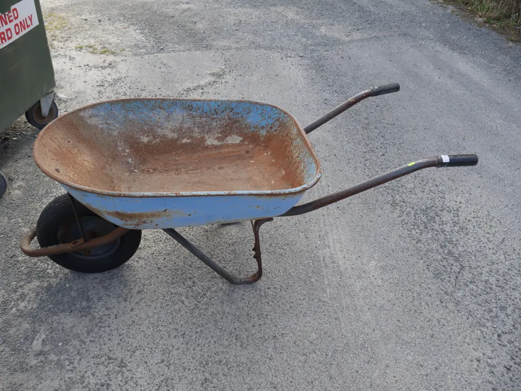 Wheelbarrow Image 1++
