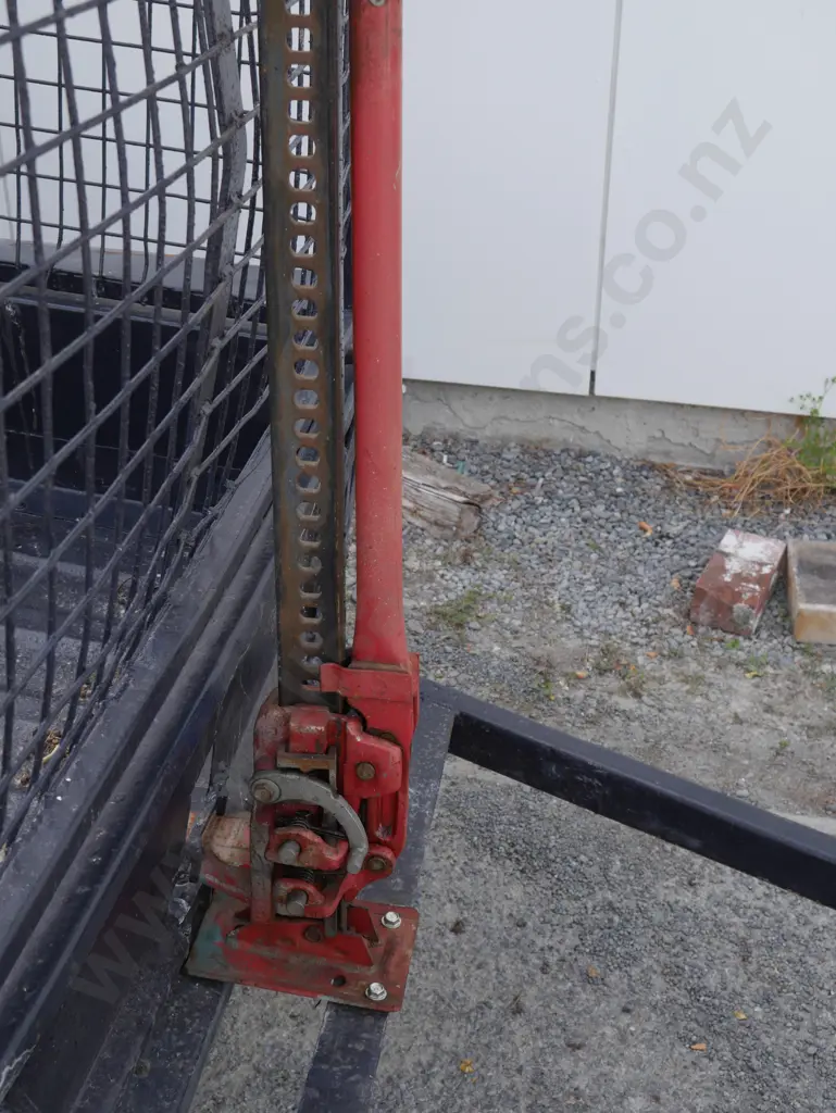 Trailer - warranted and registered Image 1++