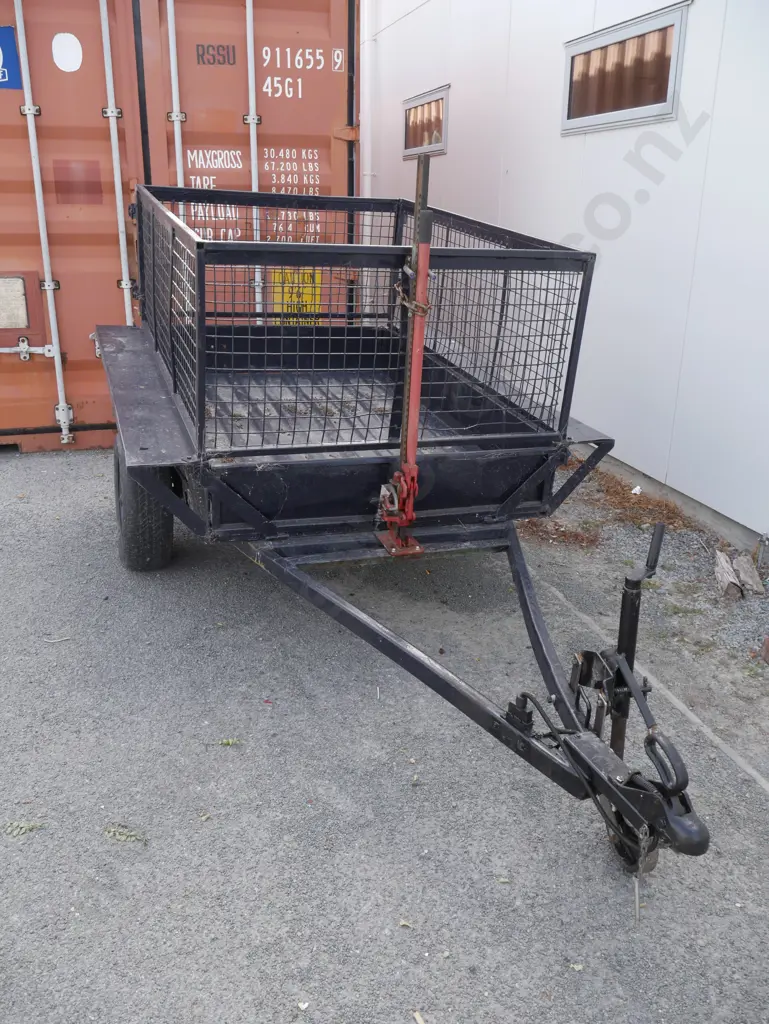 Trailer - warranted and registered Image 1++