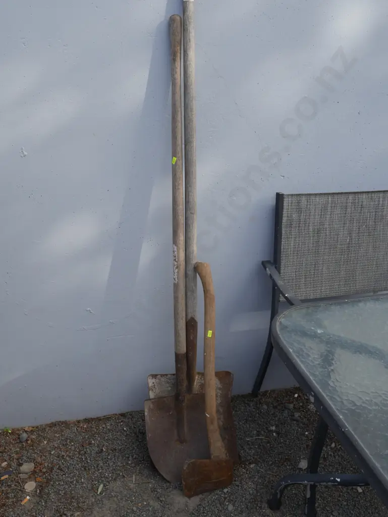 Shovels, axe Image 1++