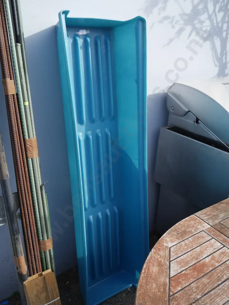 Plastic trough Image 1++