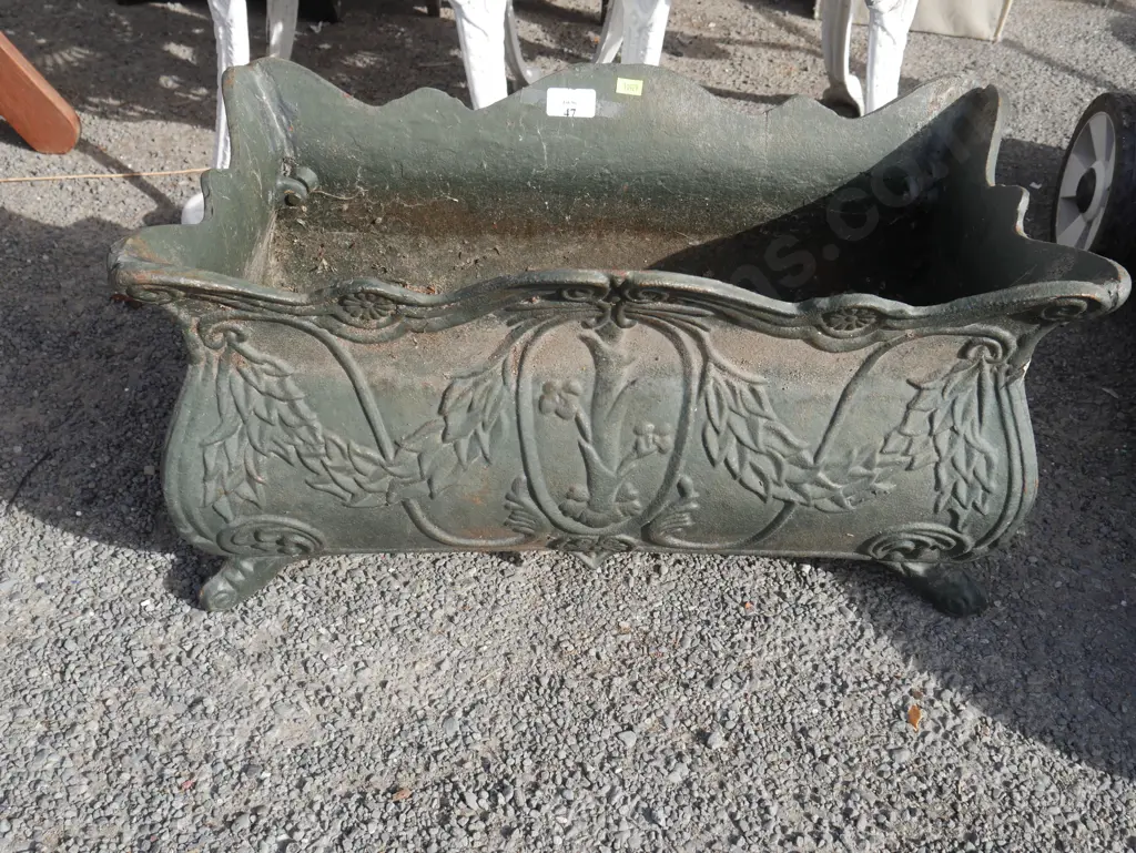 Greeen cast iron planter Image 1++