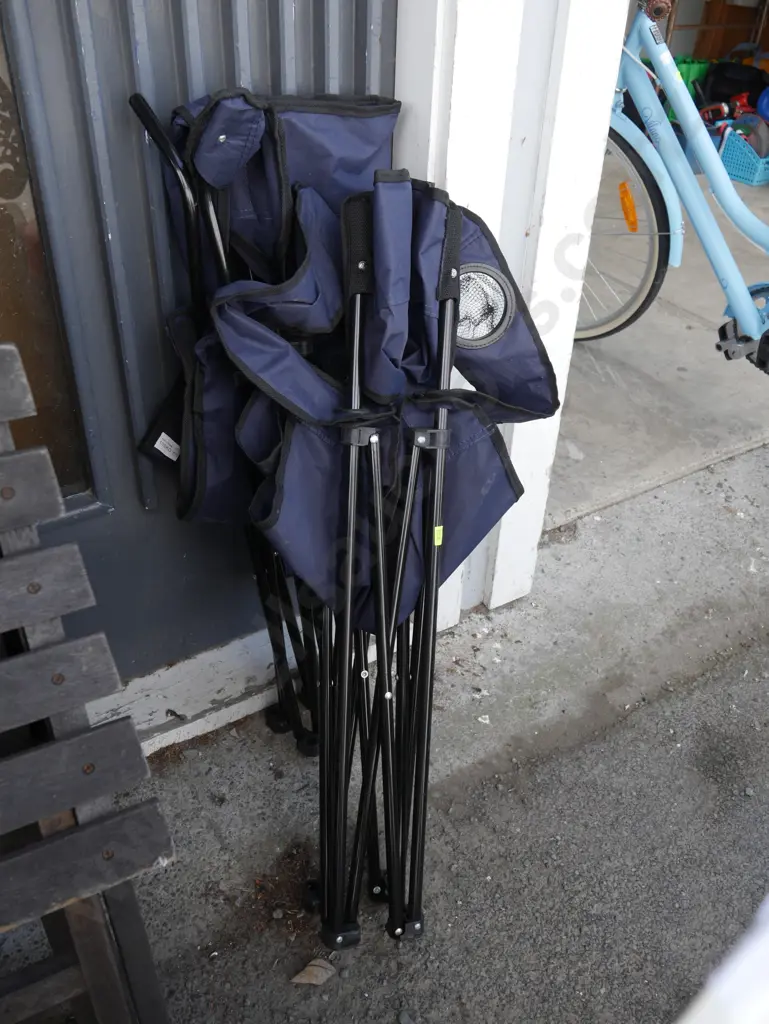 2 camp chairs Image 1++