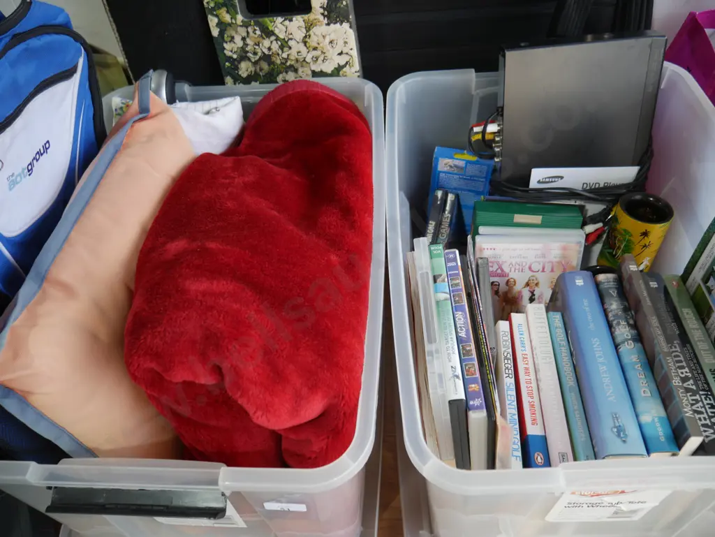 Assorted sundries Image 1++