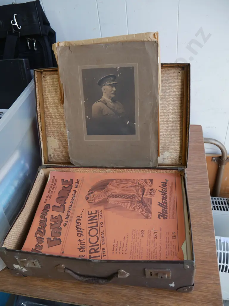 Assorted sundries Image 1++