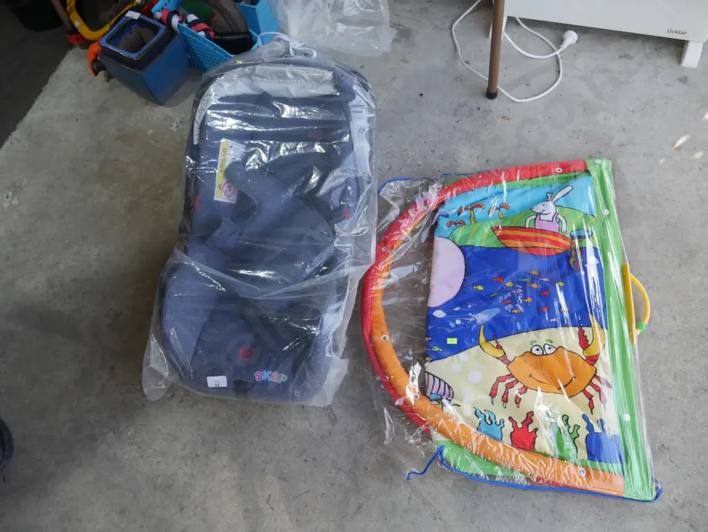 Baby play mat and capsule Image 1++