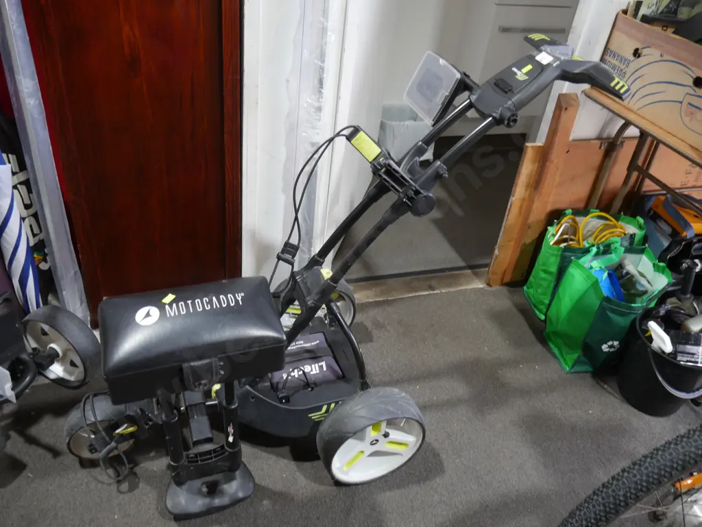 Motcaddy electric golf tundler Image 1++