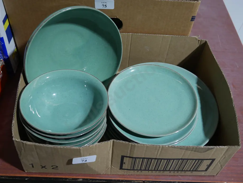 Green dinnerware Image 1++