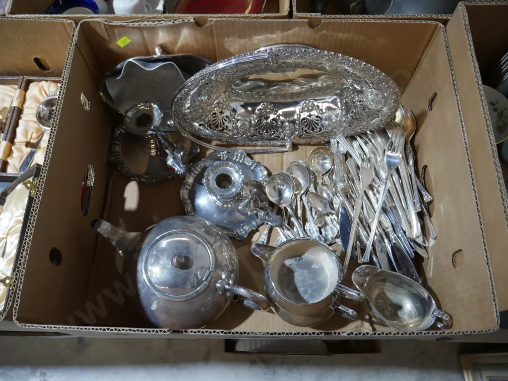 Assorted cutlery etc Image 1++