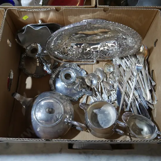Assorted cutlery etc
