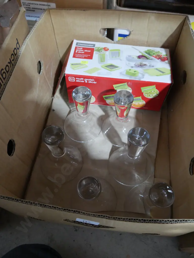 Multi grator, slicer, glassware Image 1++