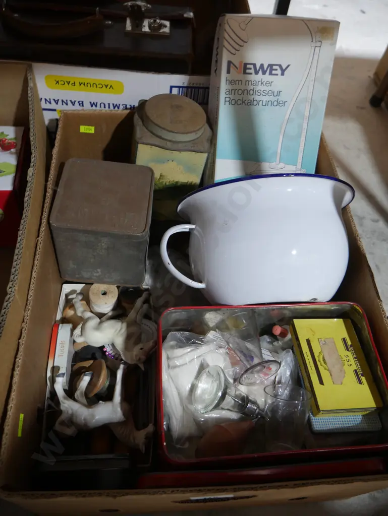 Enamel chamber pot, old tins etc Image 1++