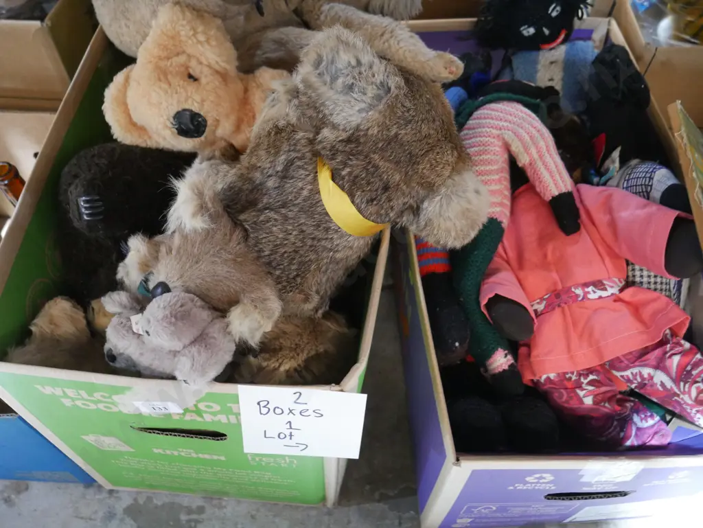 2 boxes Gollies, stuffed koalas Image 1++