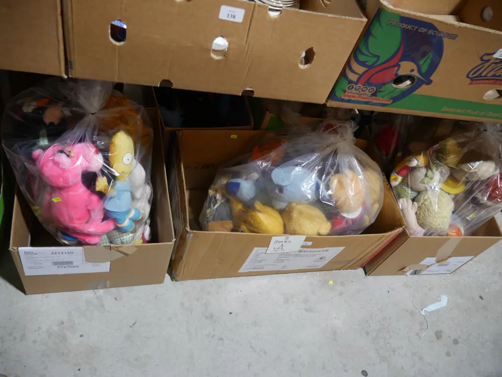 3 boxes stuffed toys Image 1++