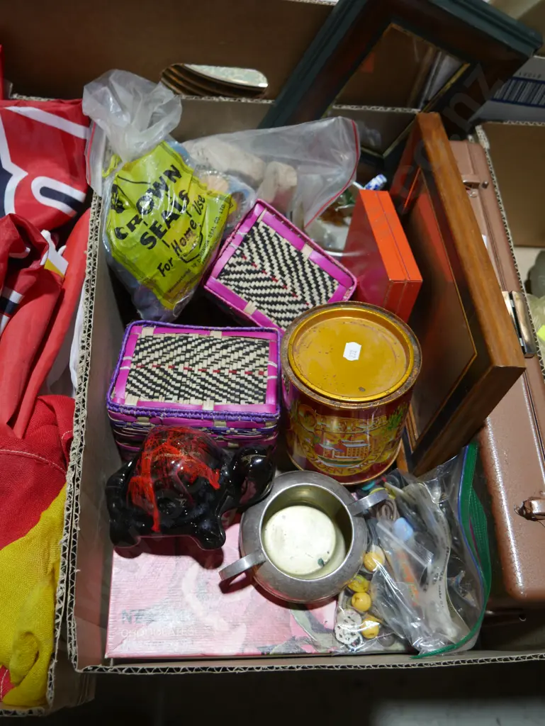 Assorted sundries Image 1++