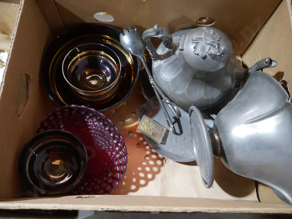 Glass bowls, pewterware Image 1++