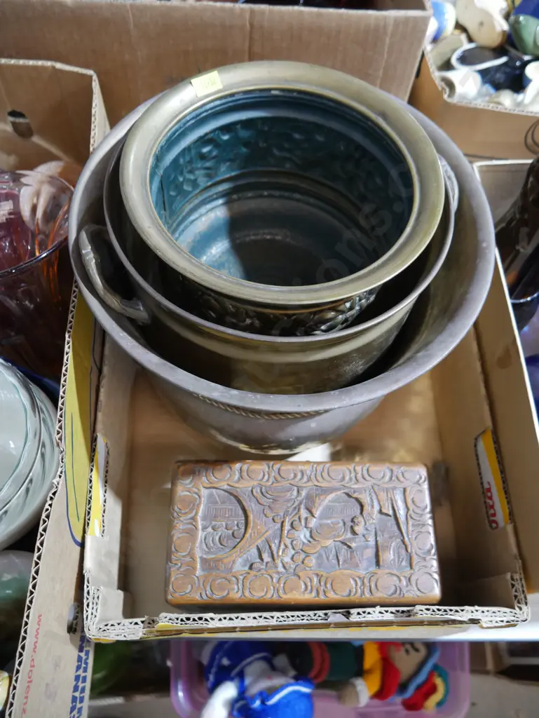 Planters and wooden box Image 1++