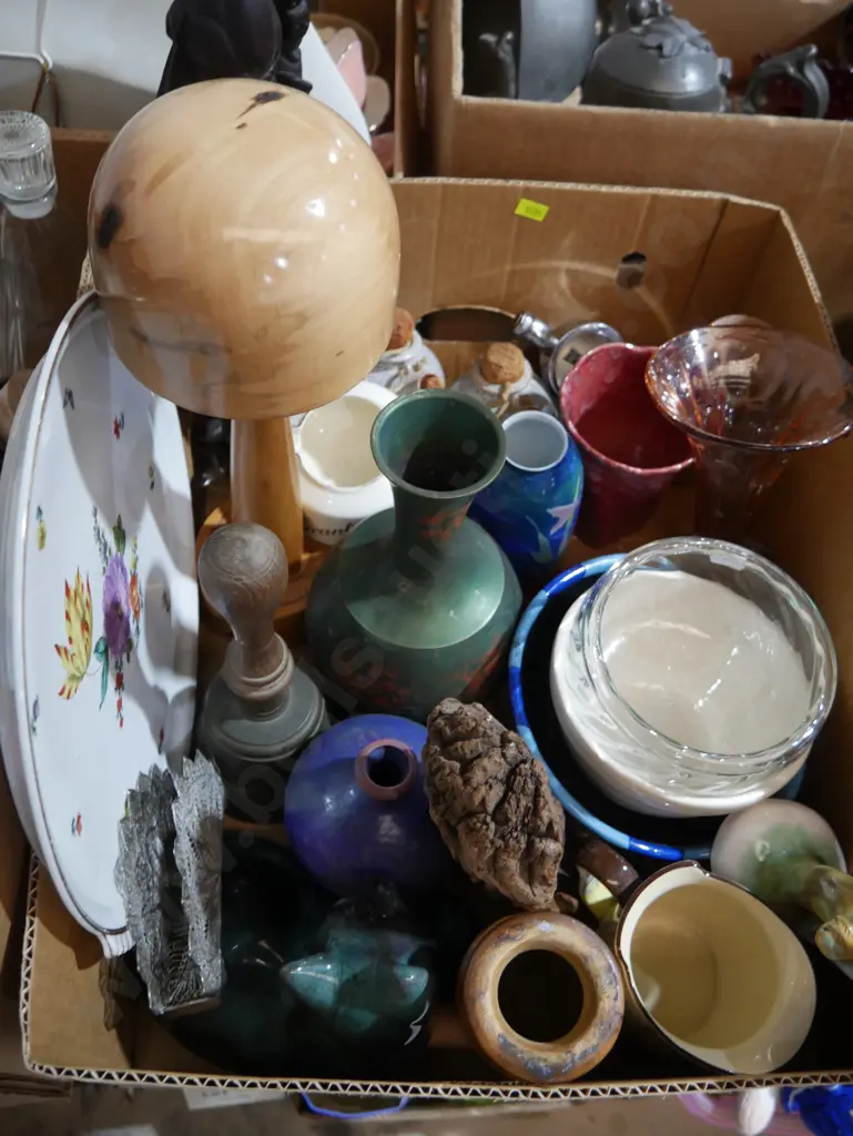 Assorted vases etc Image 1++