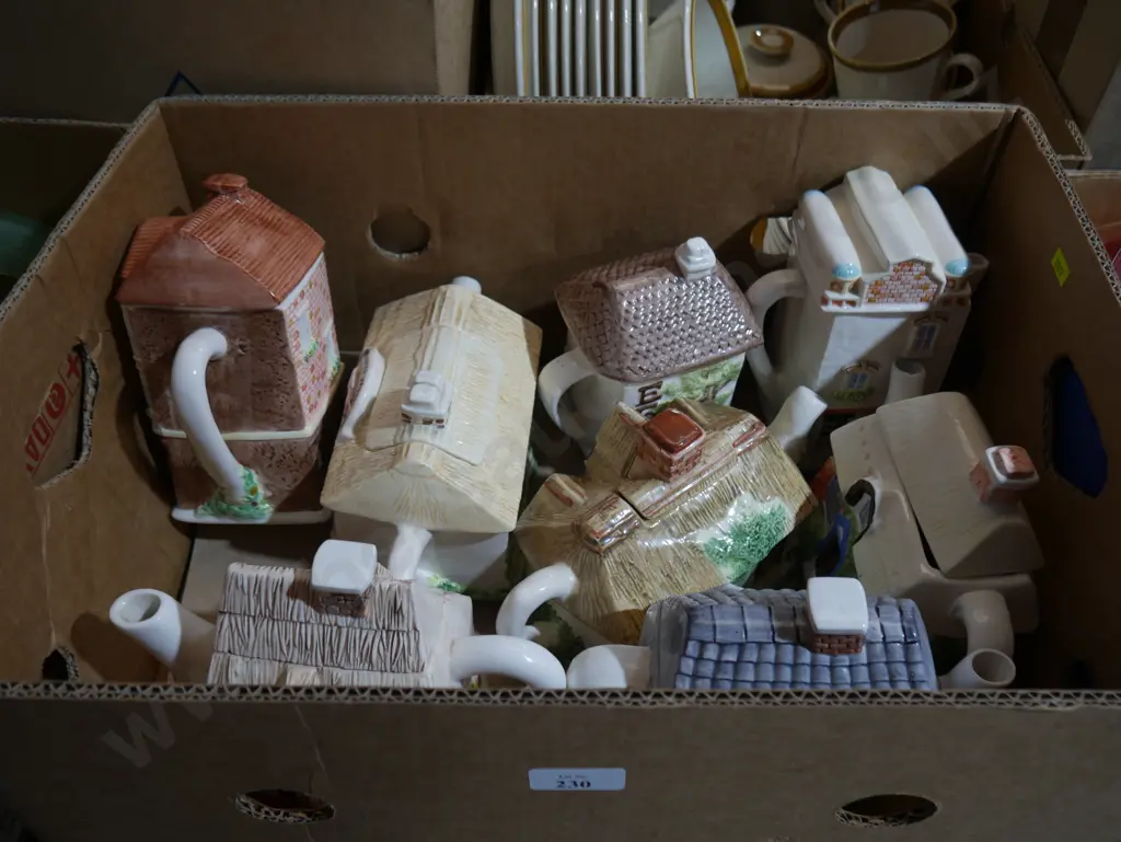 Assorted ornamental teapots Image 1++