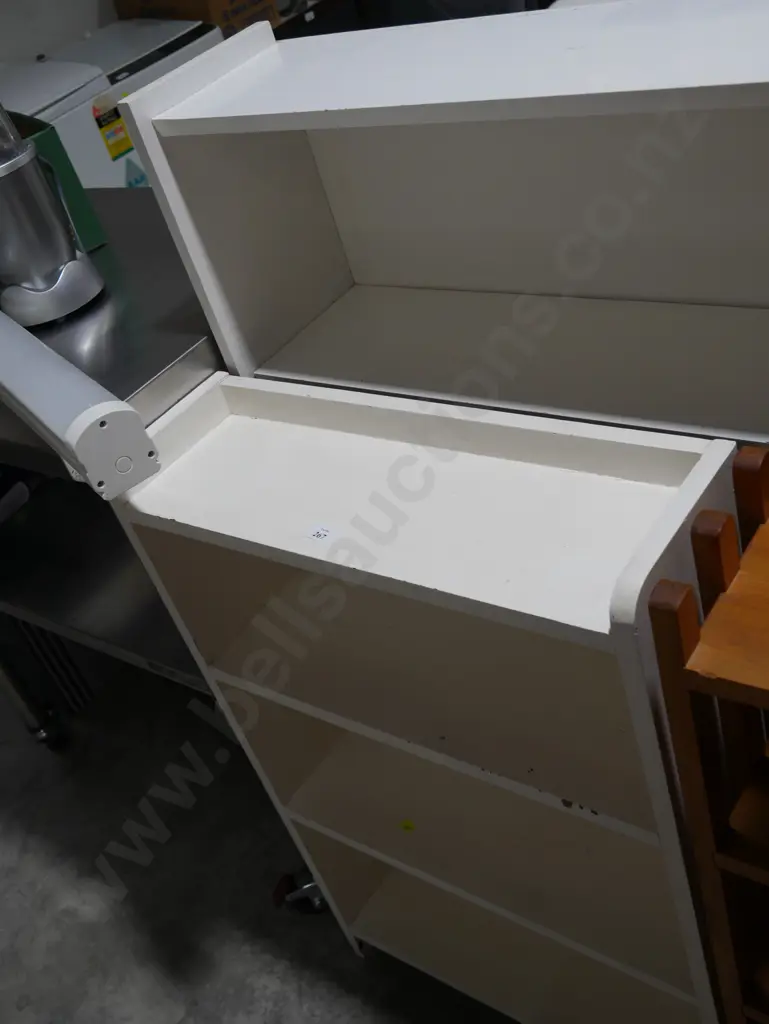 Two white bookcases Image 1++