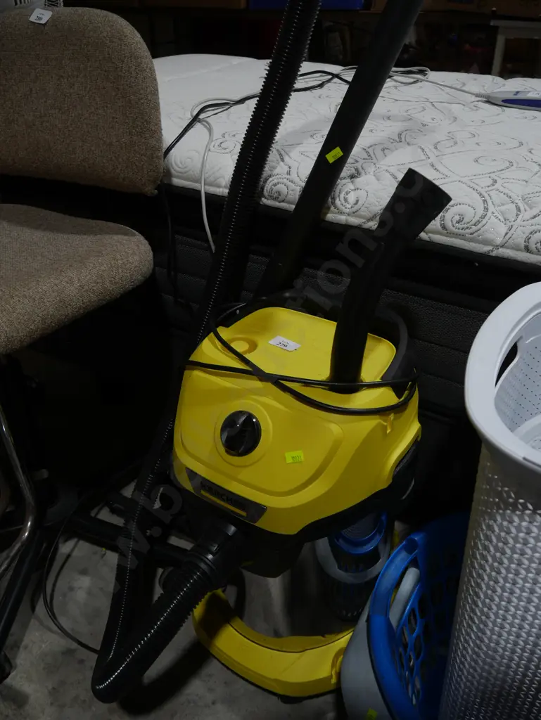 Karcher vacuum cleaner Image 1++