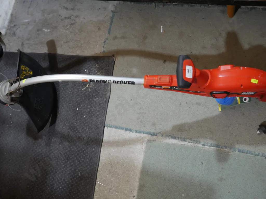 Black and Decker weed eater Image 1++