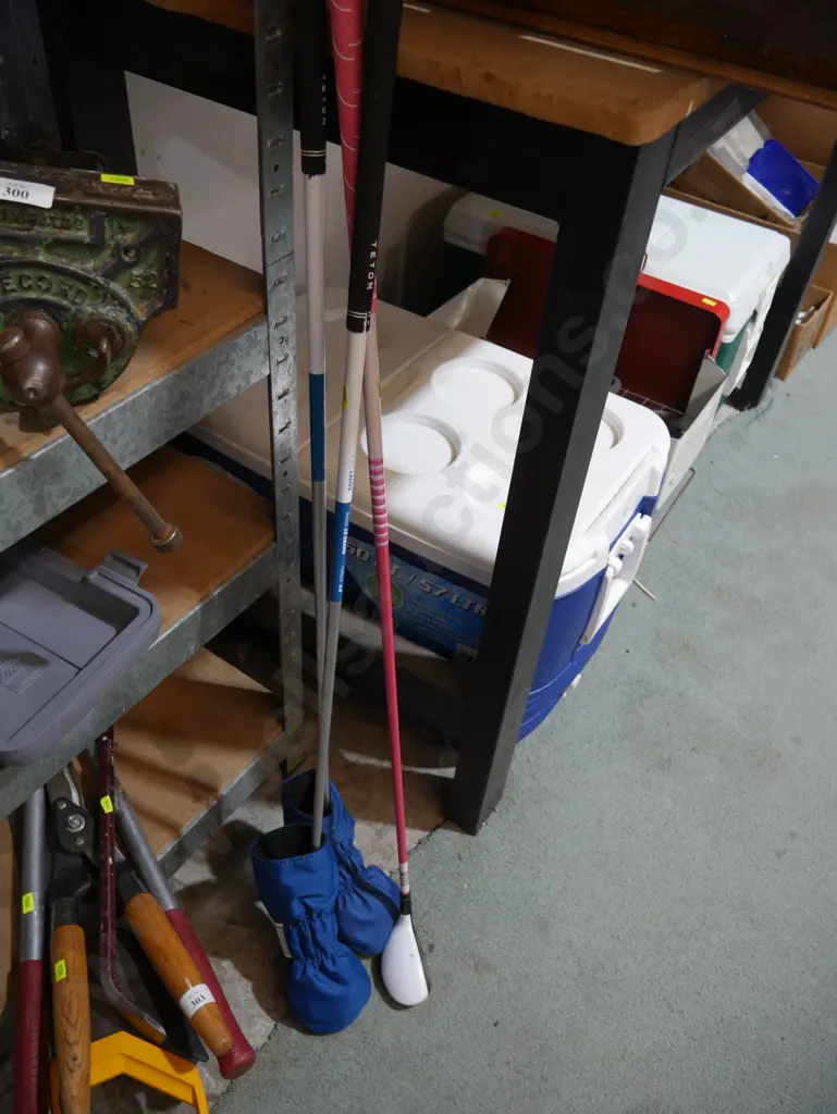 3 golf clubs Image 1++