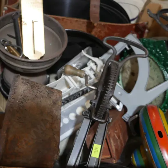 Vintage kitchenware, balance scales etc