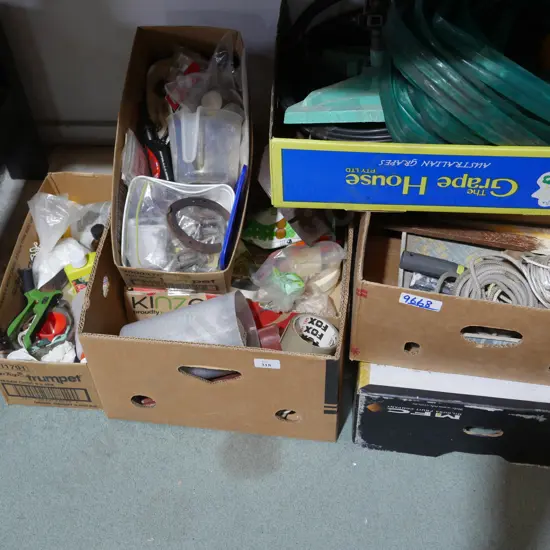 Assorted garage sundries