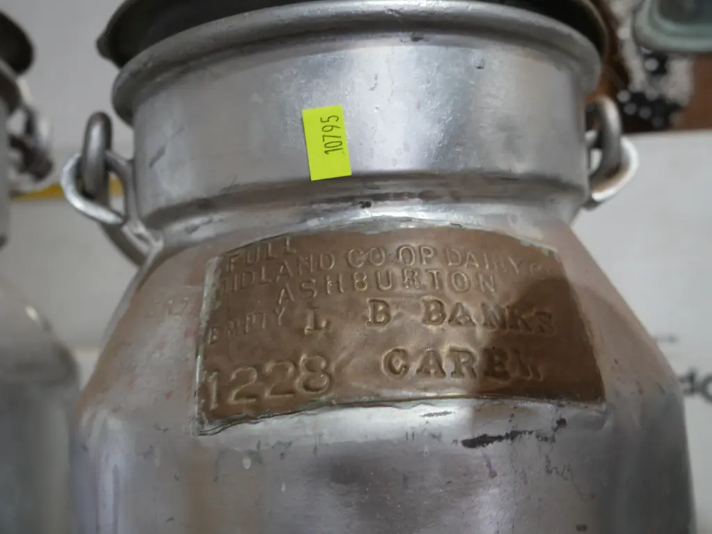 Carew Ashburton milk can Image 1++