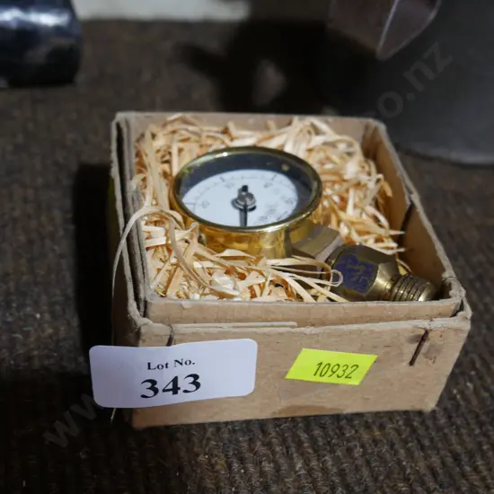 Brass pressure gauge