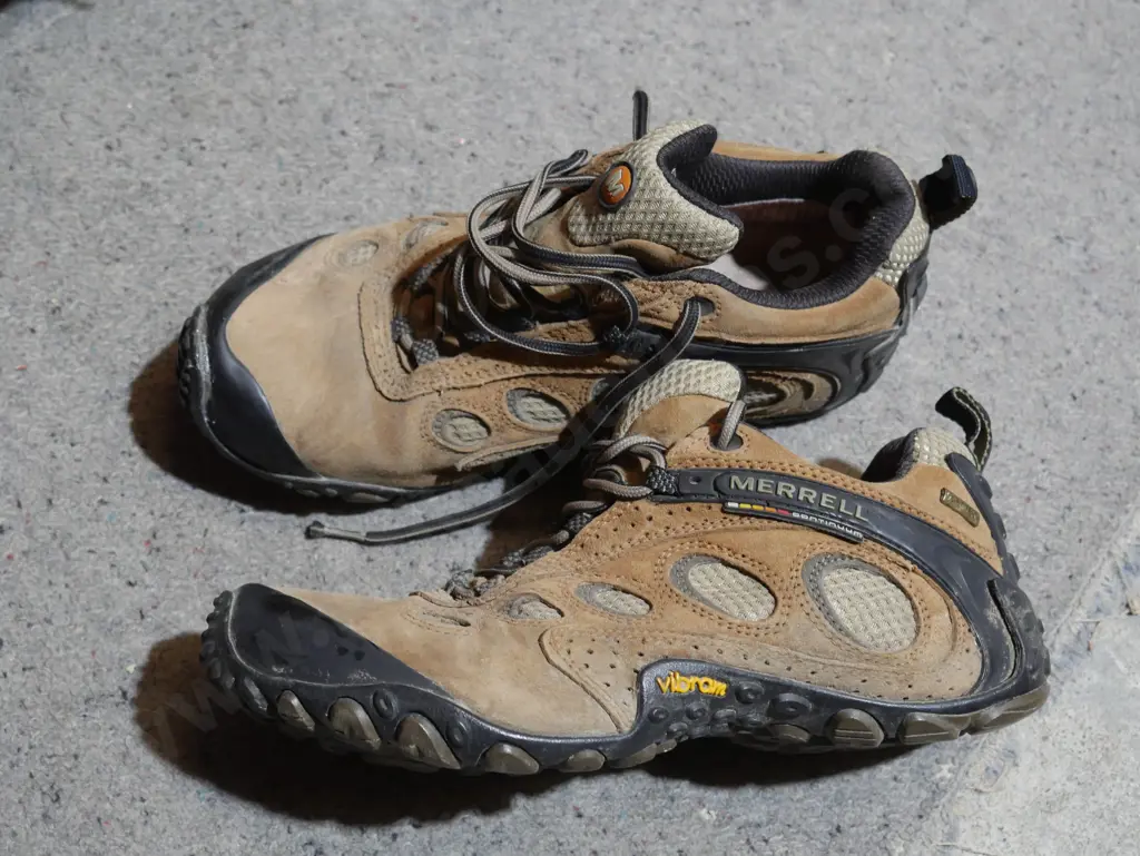 Merrell tramping shoes Image 1++