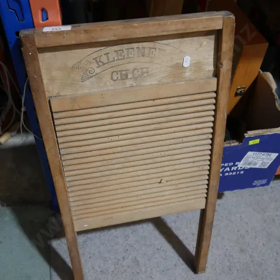 Kleener wooden wash board