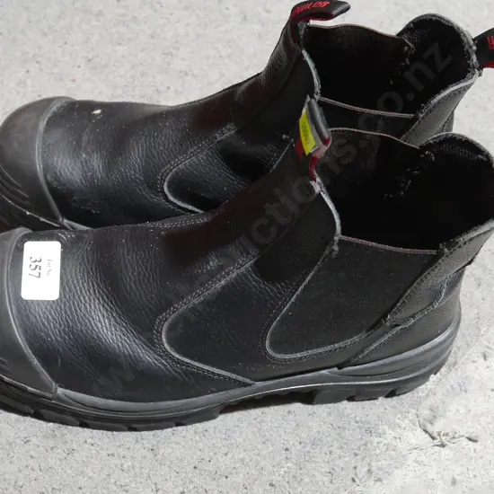 Howler steel cap work boots