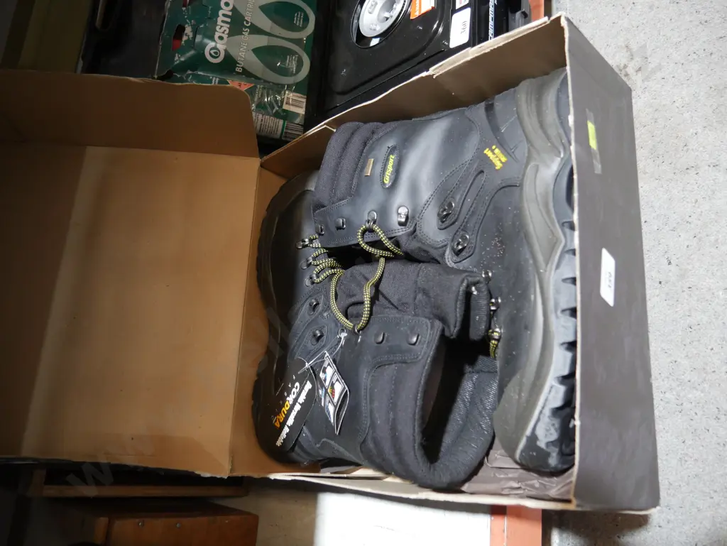Boxed grisport boots Image 1++