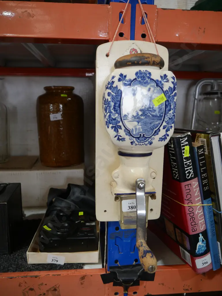 Vintage coffee grinder Image 1++