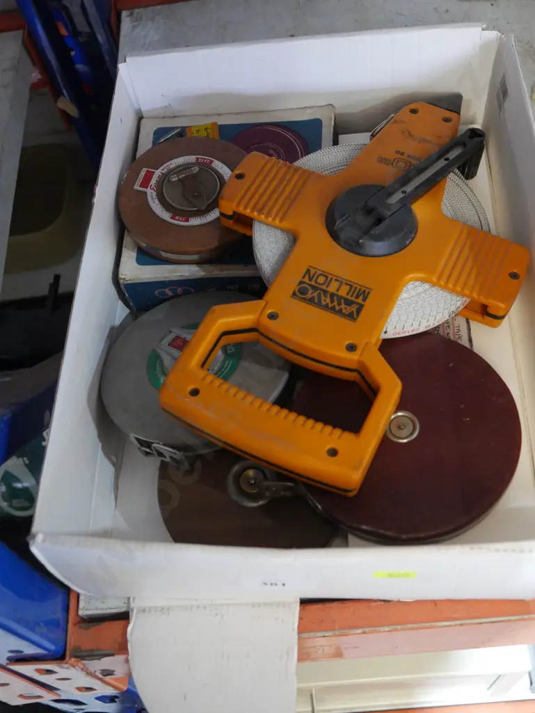 Assorted tape measures Image 1++