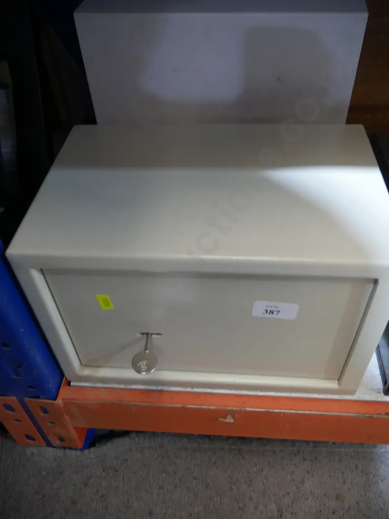 Small safe Image 1++