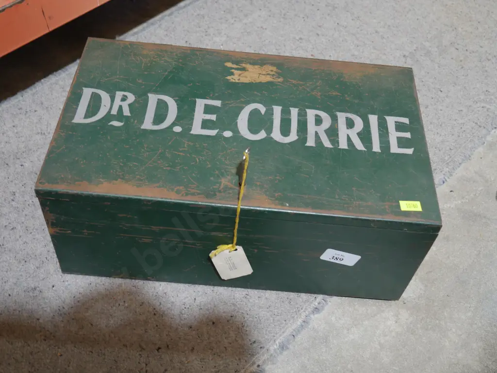 Dr DE Currie tin box Image 1++