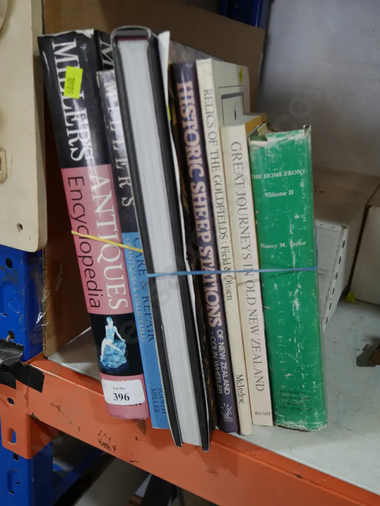 Assorted books Image 1++