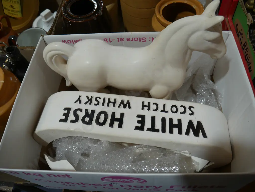 White horse scotch whiskey ornament- damaged Image 1++