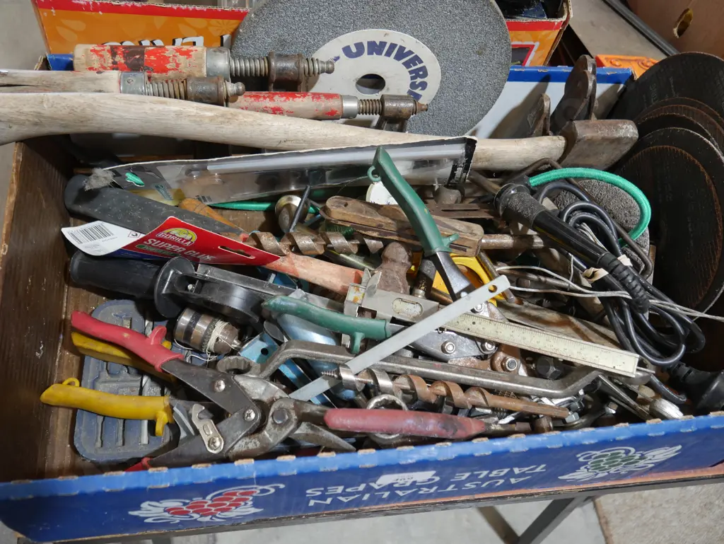 Assorted tools Image 1++