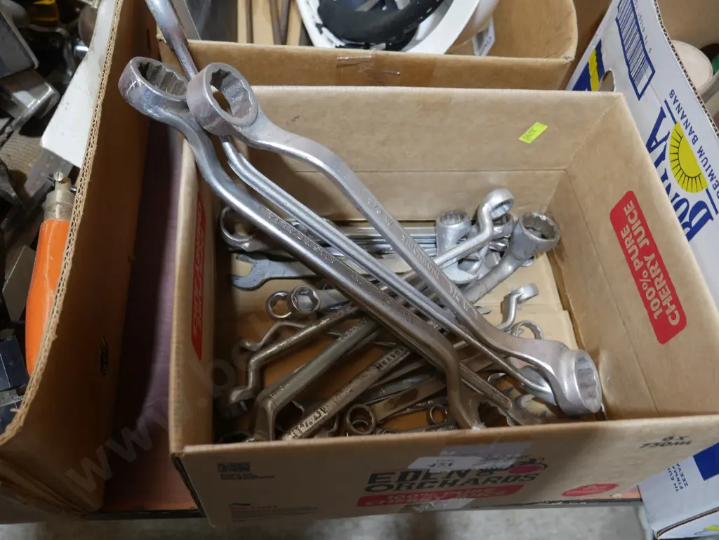 Assorted spanners Image 1++