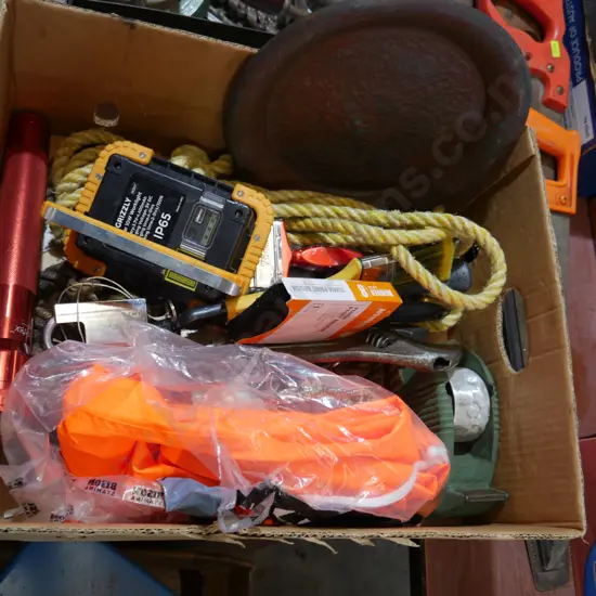 Tow rope, work light etc